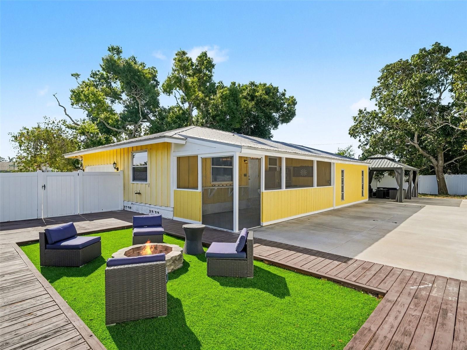 704 S LOCKWOOD RIDGE RD, SARASOTA, FL, 34237