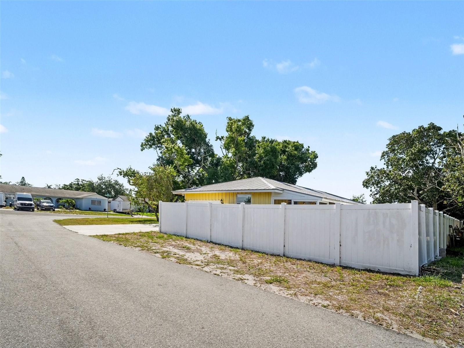 704 S LOCKWOOD RIDGE RD, SARASOTA, FL, 34237