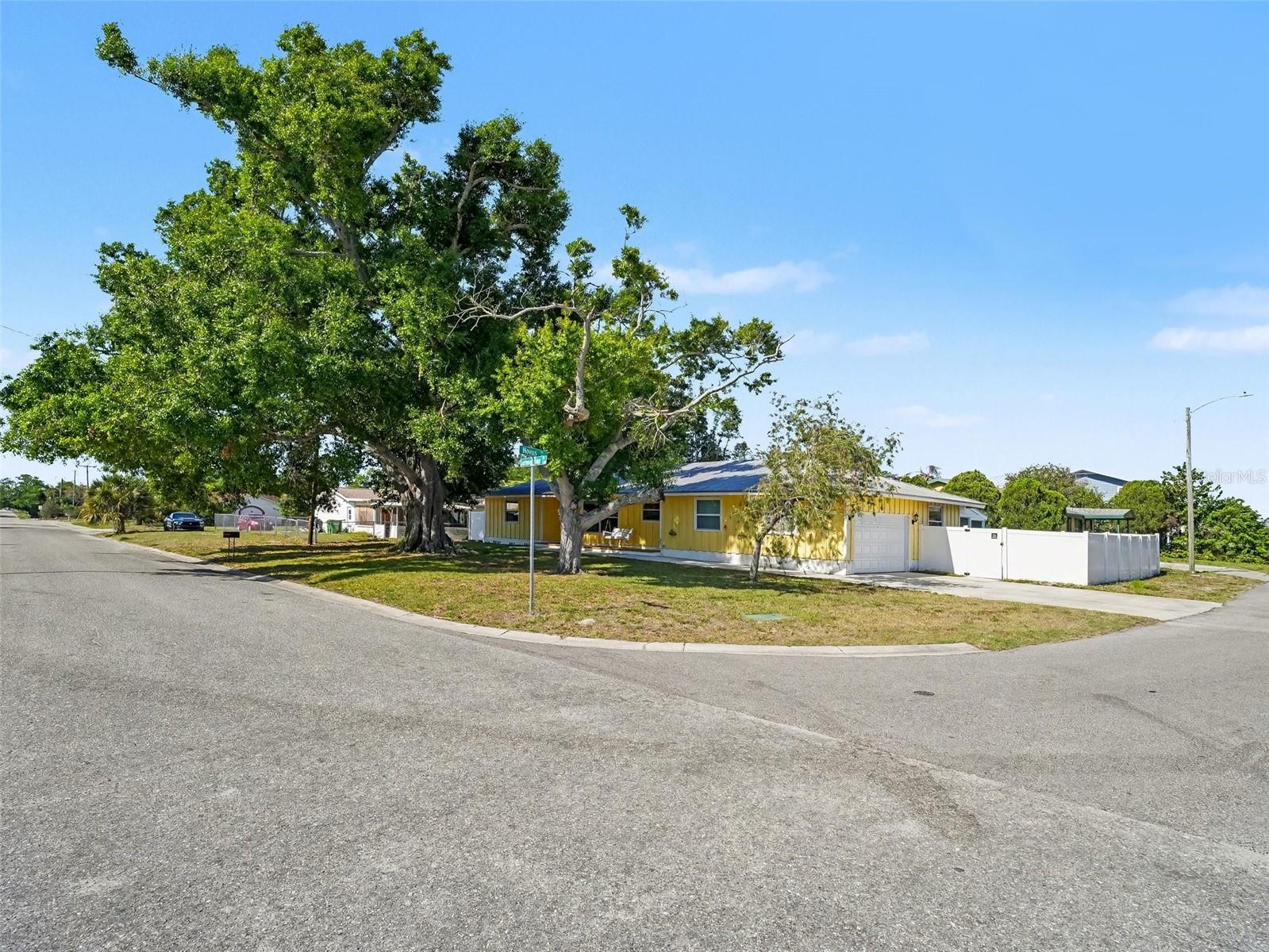 704 S LOCKWOOD RIDGE RD, SARASOTA, FL, 34237