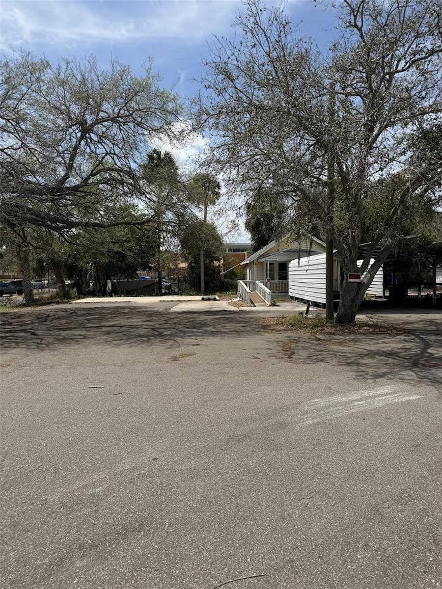 1042 N DIXIE FWY, NEW SMYRNA BEACH, FL, 32168