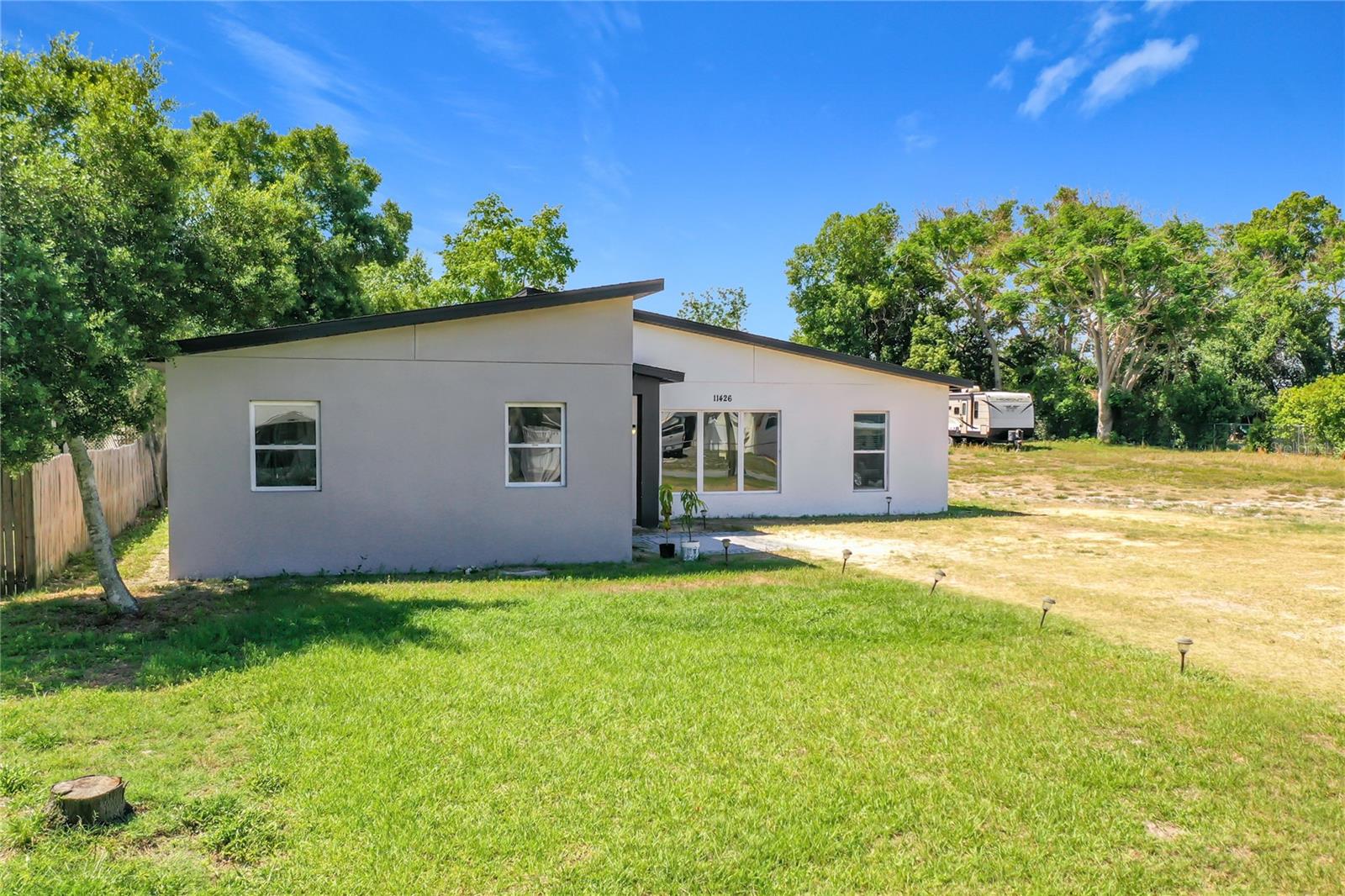 11426 LAKEVIEW DR, LEESBURG, FL, 34788