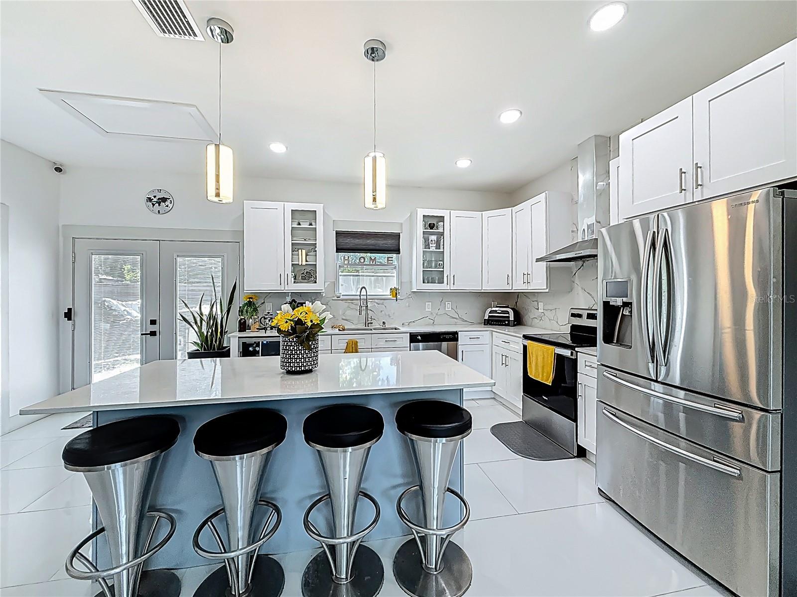 11426 LAKEVIEW DR, LEESBURG, FL, 34788