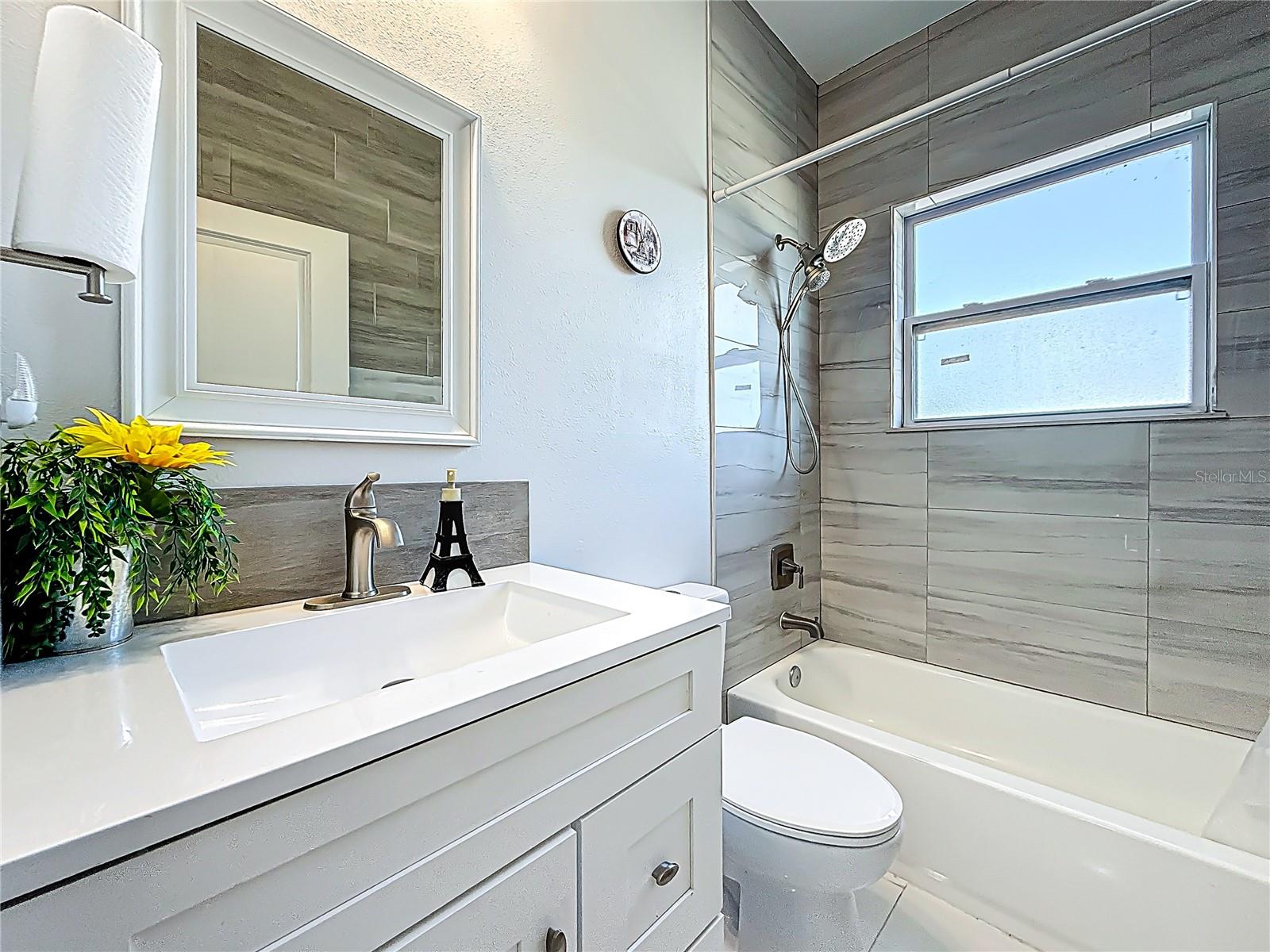 11426 LAKEVIEW DR, LEESBURG, FL, 34788