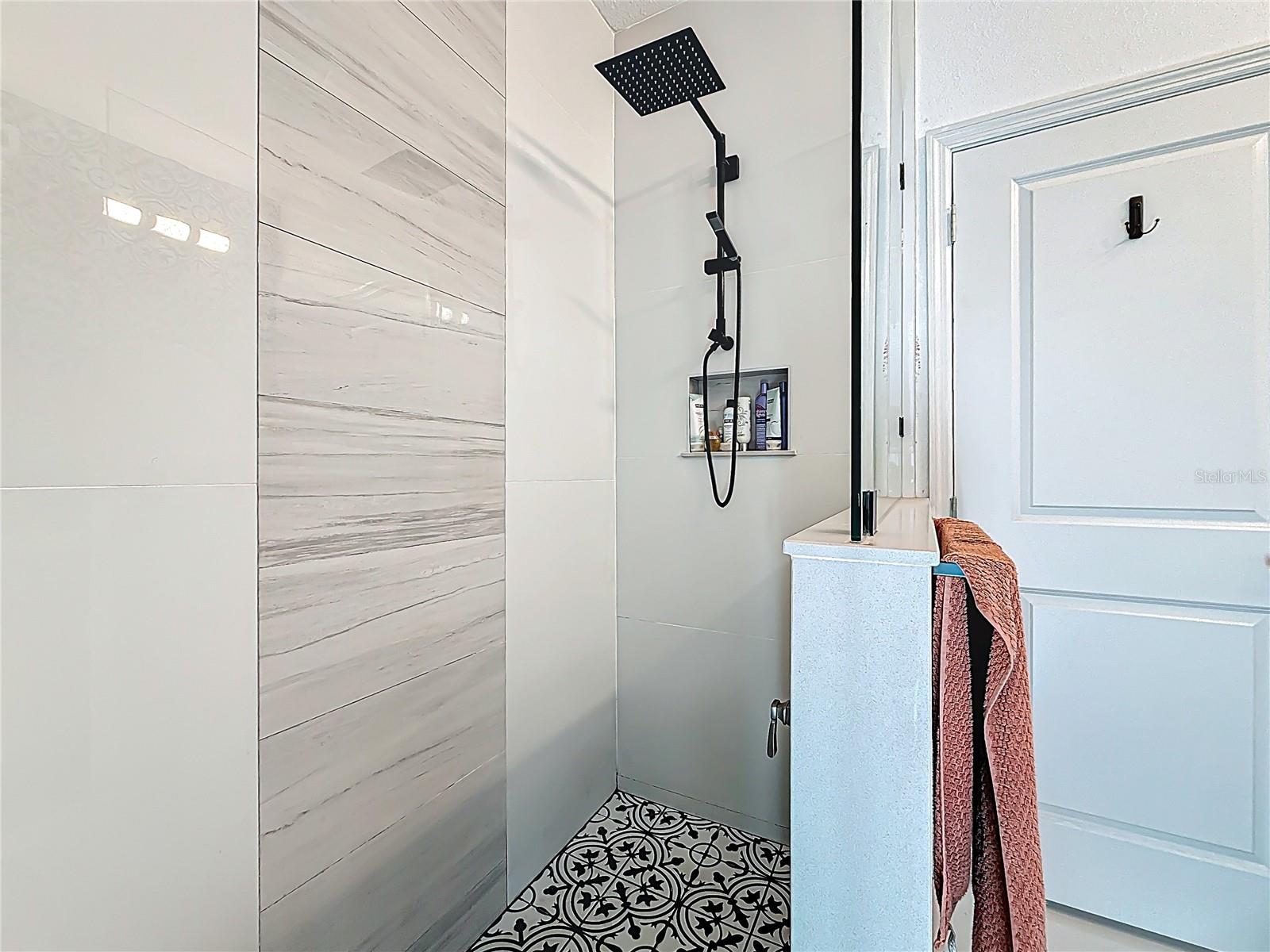 11426 LAKEVIEW DR, LEESBURG, FL, 34788