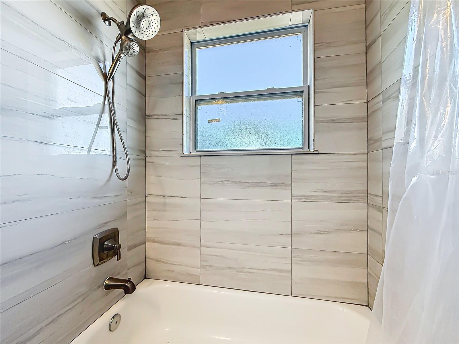 11426 LAKEVIEW DR, LEESBURG, FL, 34788