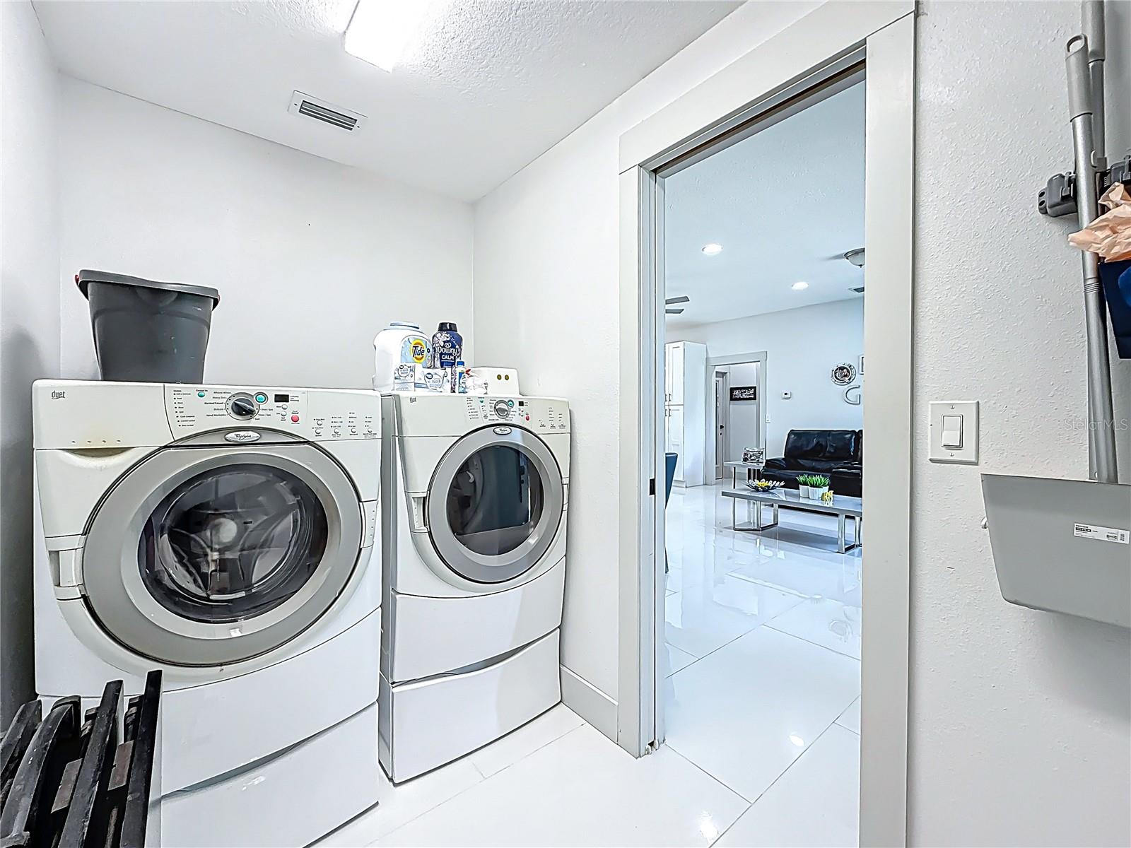 11426 LAKEVIEW DR, LEESBURG, FL, 34788