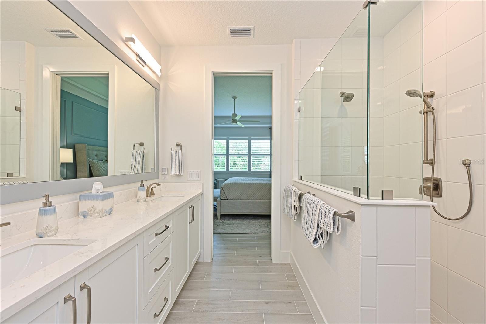 8084 SLIPWAY DR, SARASOTA, FL, 34240