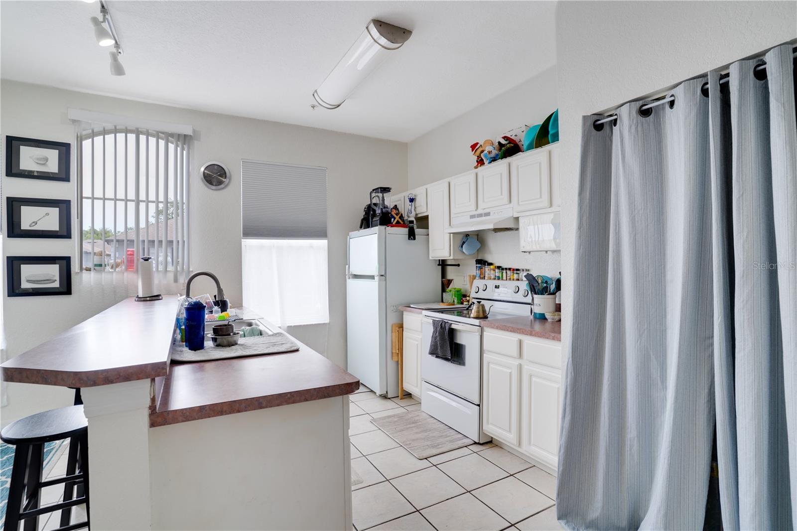 5011 SUNRIDGE PALMS DR #204, TAMPA, FL, 33617