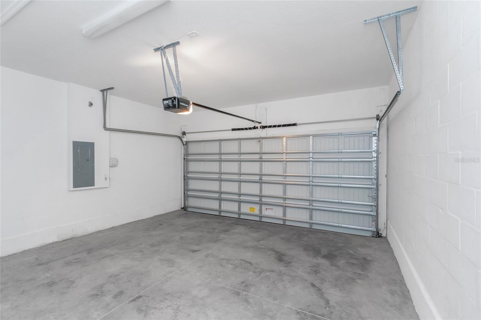 6773 BRANHAM MILL CT, ZEPHYRHILLS, FL, 33542