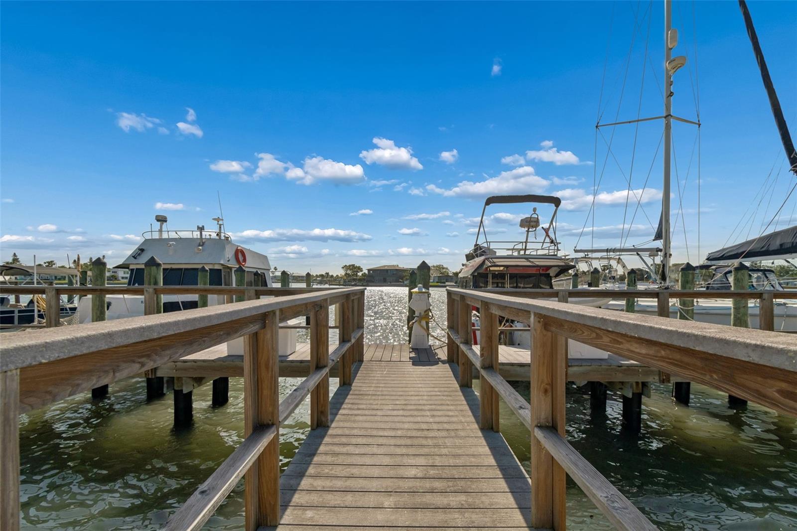 2307 BAY BLVD, INDIAN ROCKS BEACH, FL, 33785