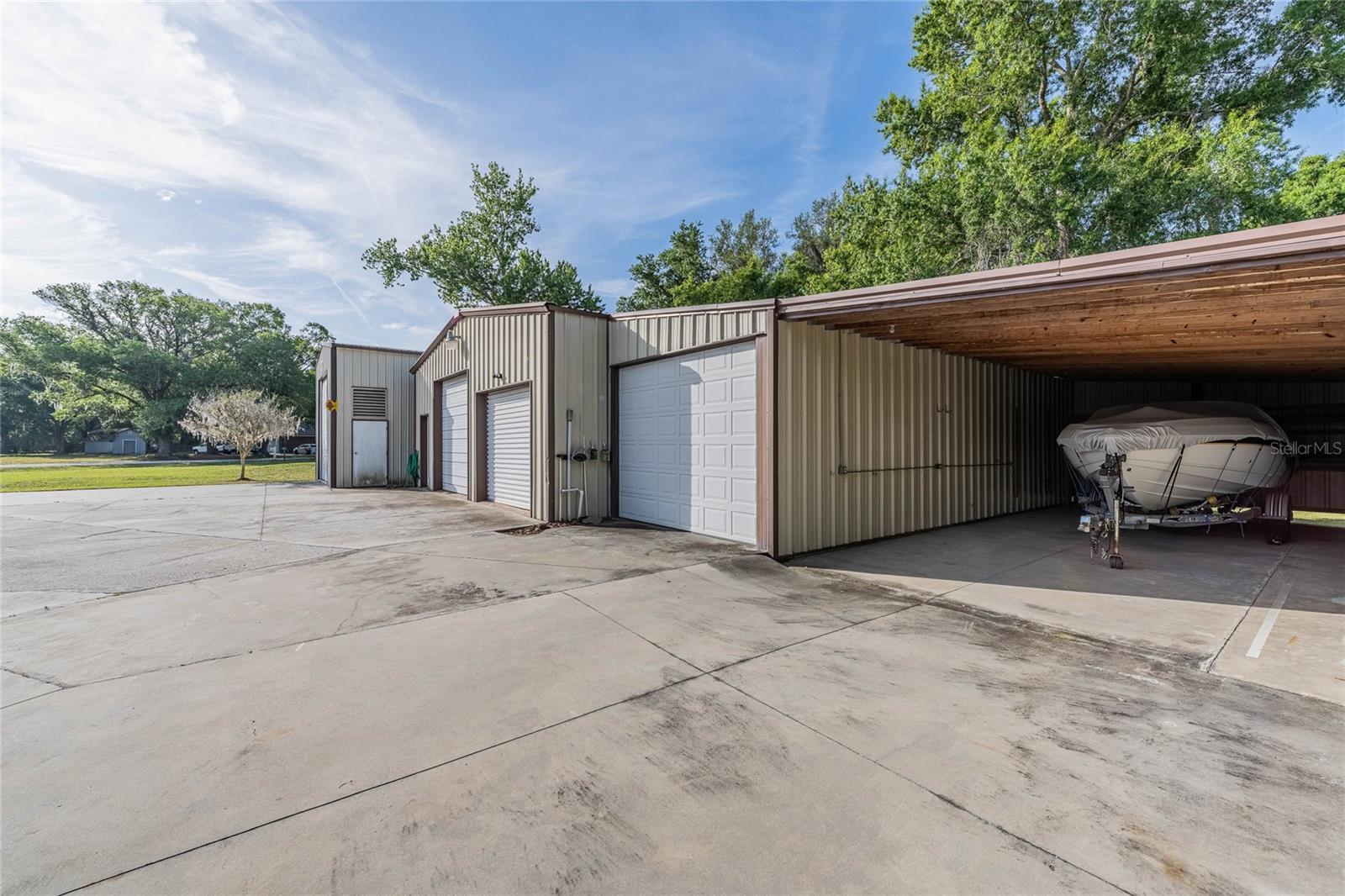 5905 WHISPERING PINES RD, LAKELAND, FL, 33811