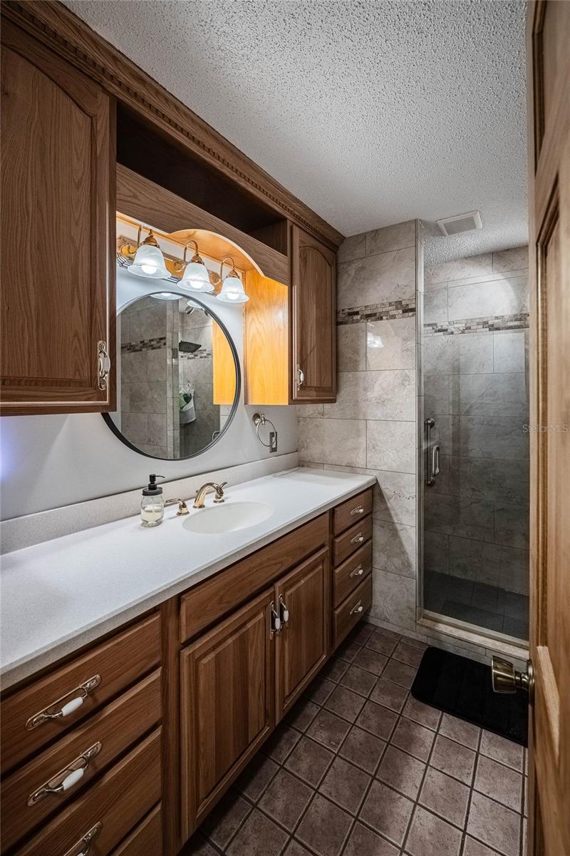 5905 WHISPERING PINES RD, LAKELAND, FL, 33811