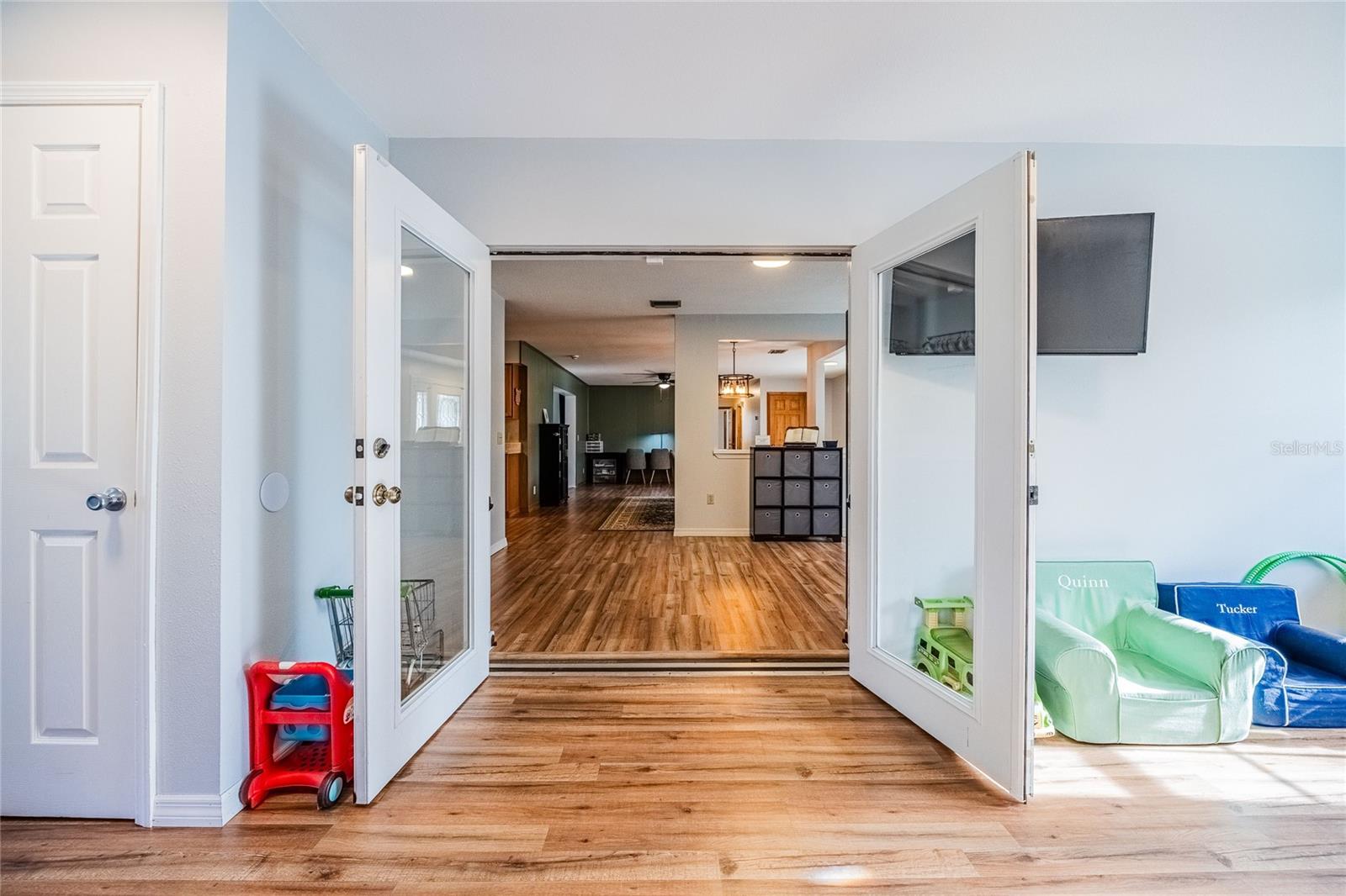 5905 WHISPERING PINES RD, LAKELAND, FL, 33811