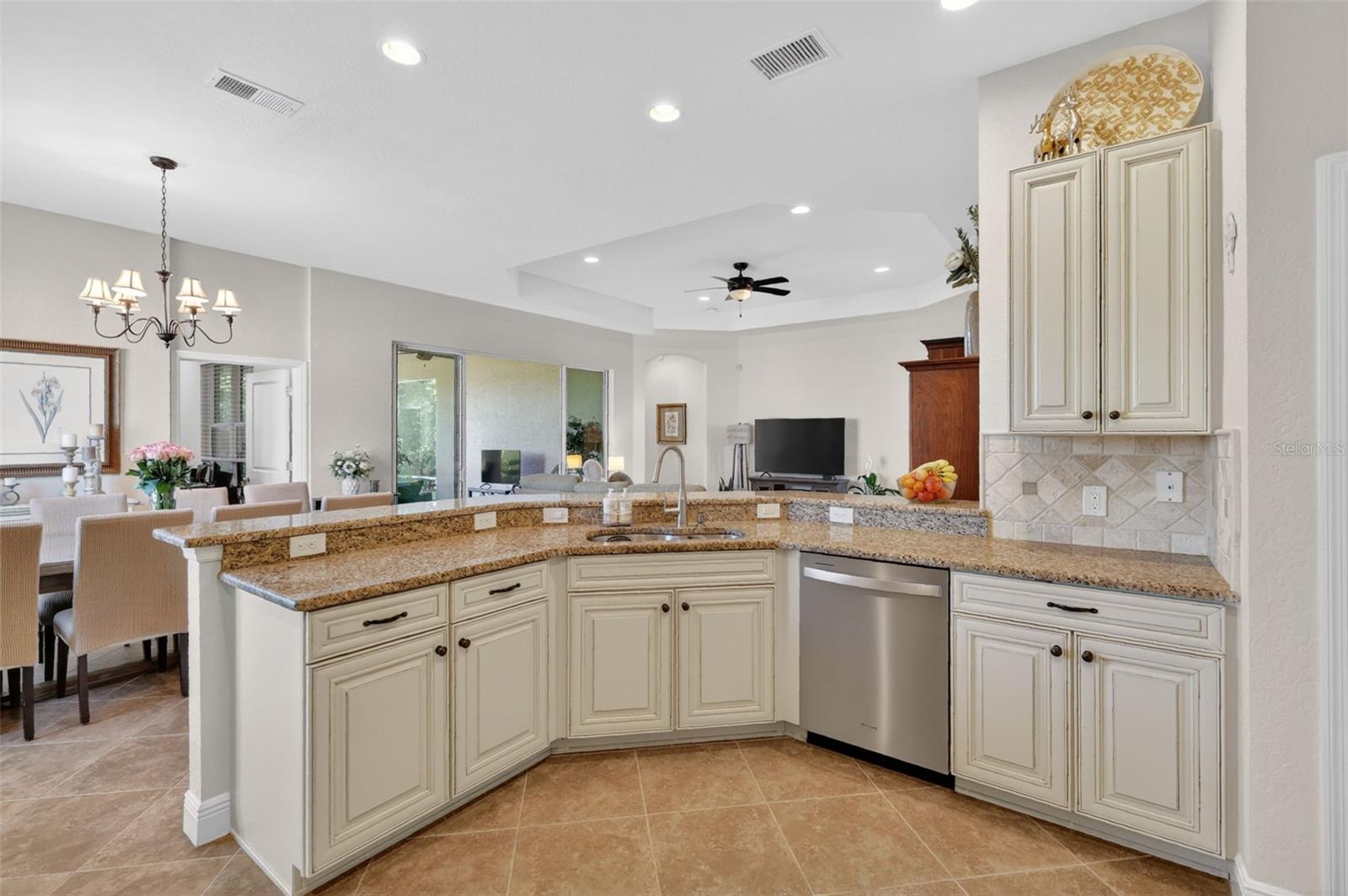 10075 LAKE MIONA WAY, OXFORD, FL, 34484