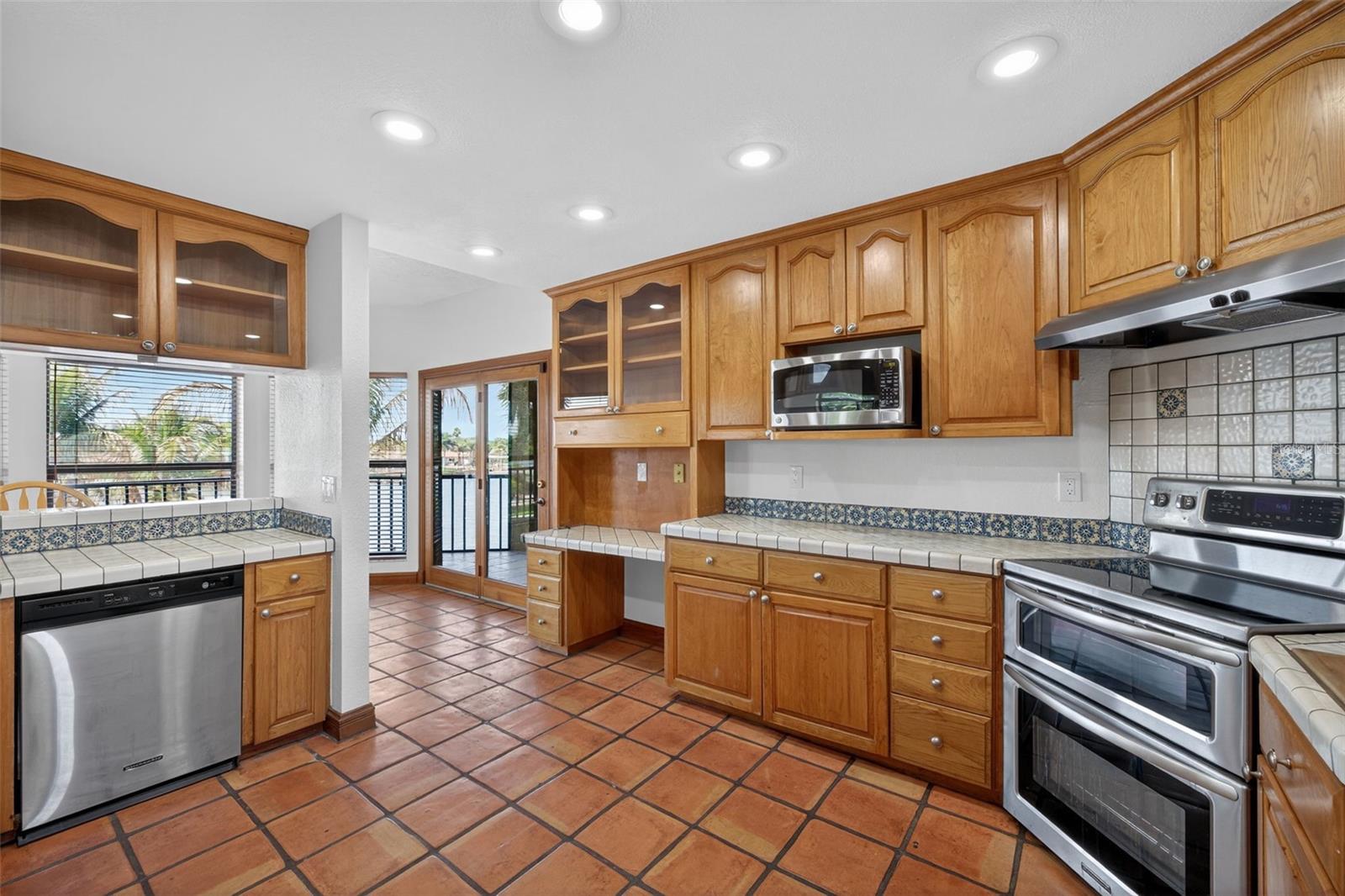 4300 13TH WAY NE, ST PETERSBURG, FL, 33703