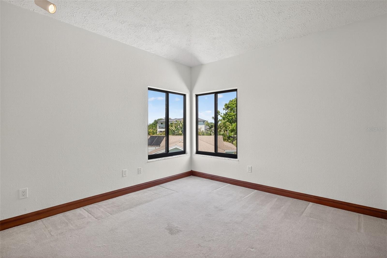 4300 13TH WAY NE, ST PETERSBURG, FL, 33703