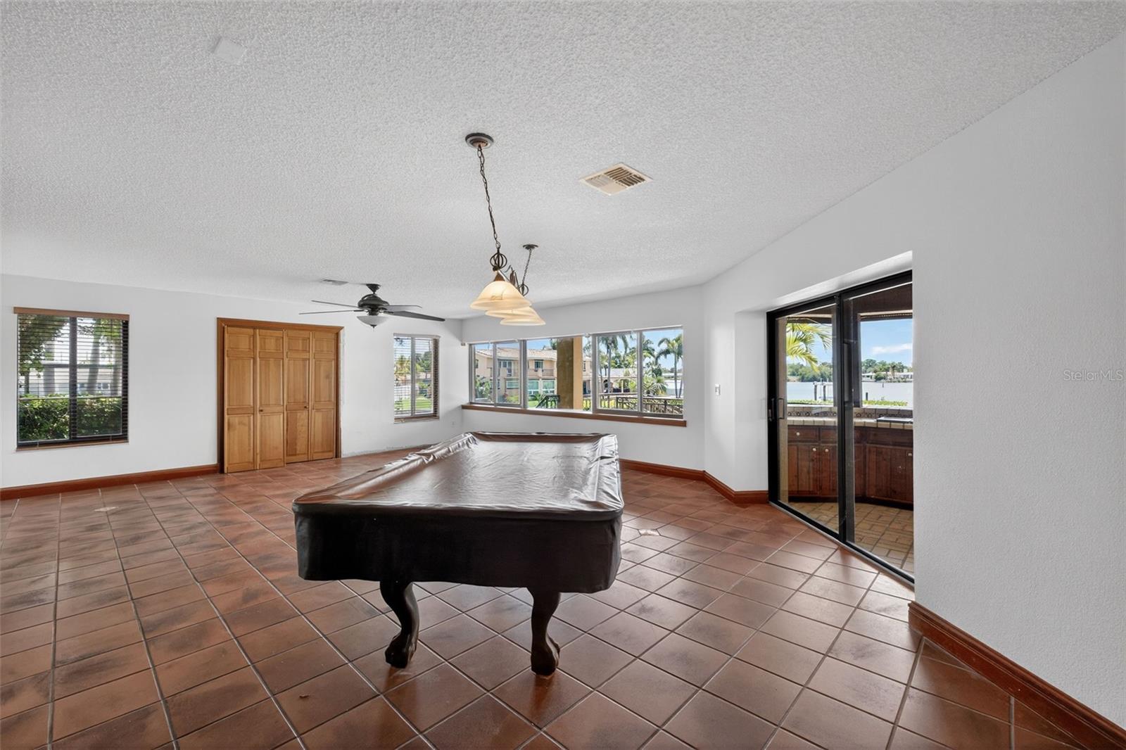 4300 13TH WAY NE, ST PETERSBURG, FL, 33703