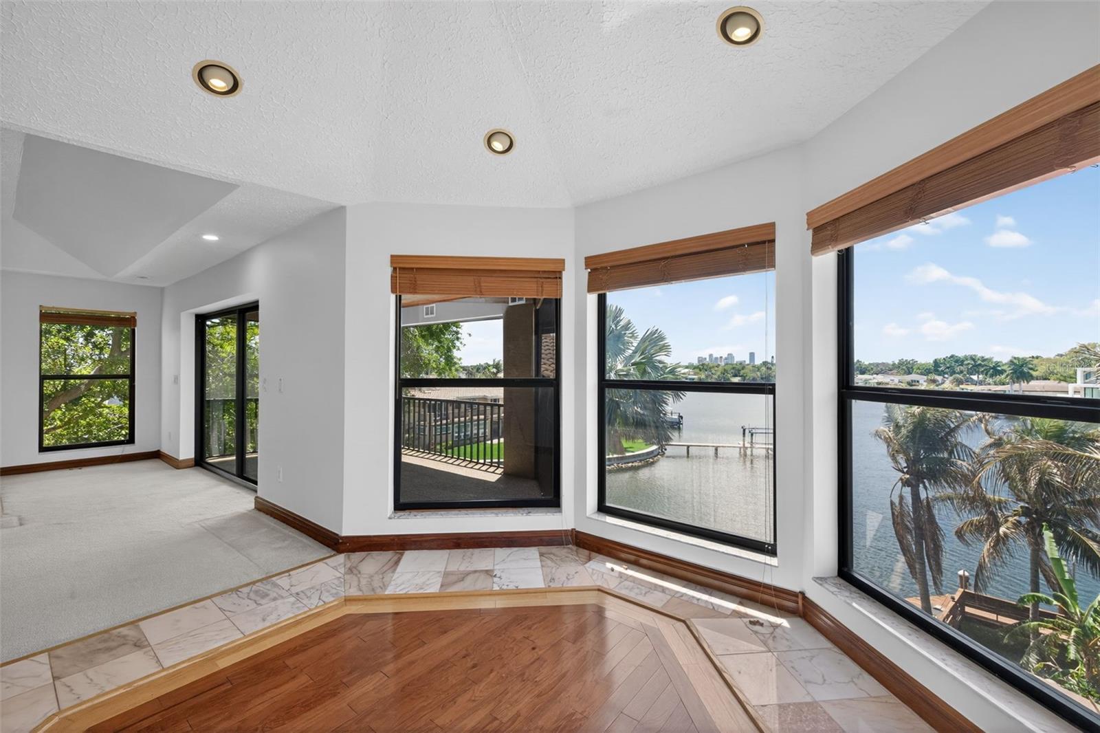 4300 13TH WAY NE, ST PETERSBURG, FL, 33703