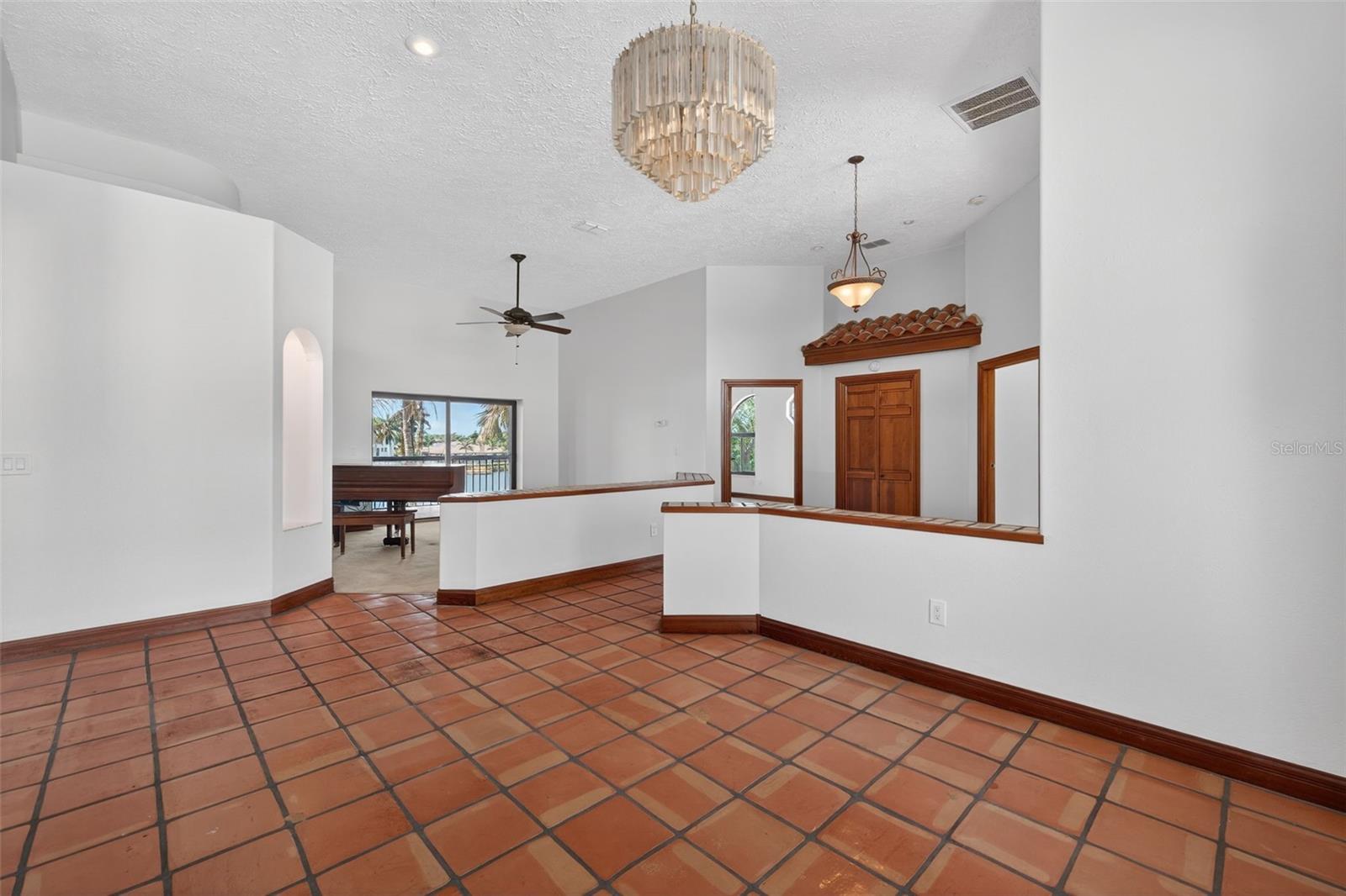 4300 13TH WAY NE, ST PETERSBURG, FL, 33703