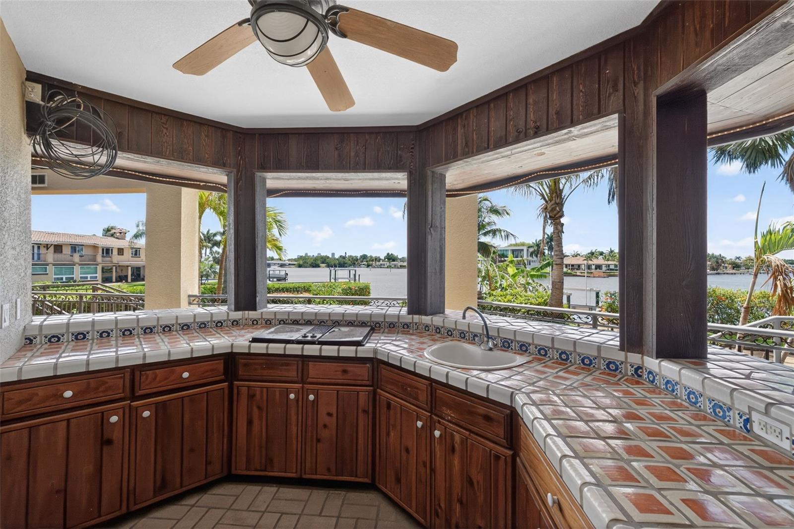 4300 13TH WAY NE, ST PETERSBURG, FL, 33703