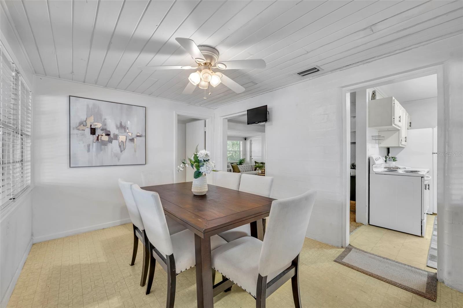 11 PLUMOSA AVE, CASSELBERRY, FL, 32707