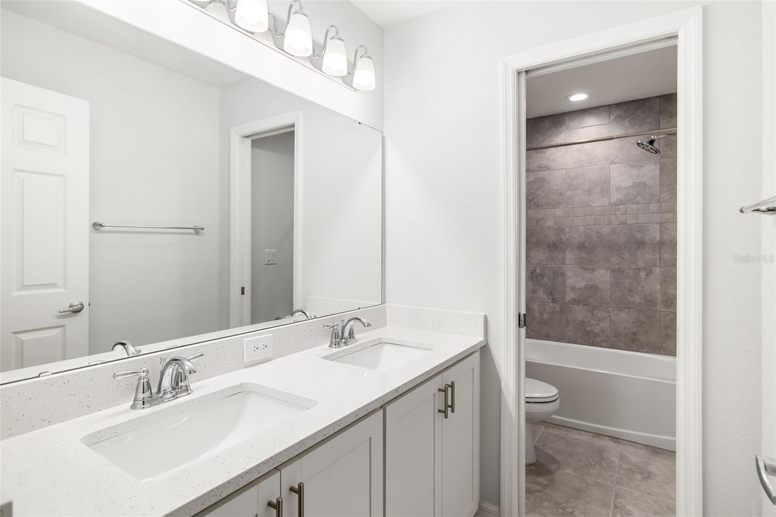 1306 GRANTHAM DR, SARASOTA, FL, 34234