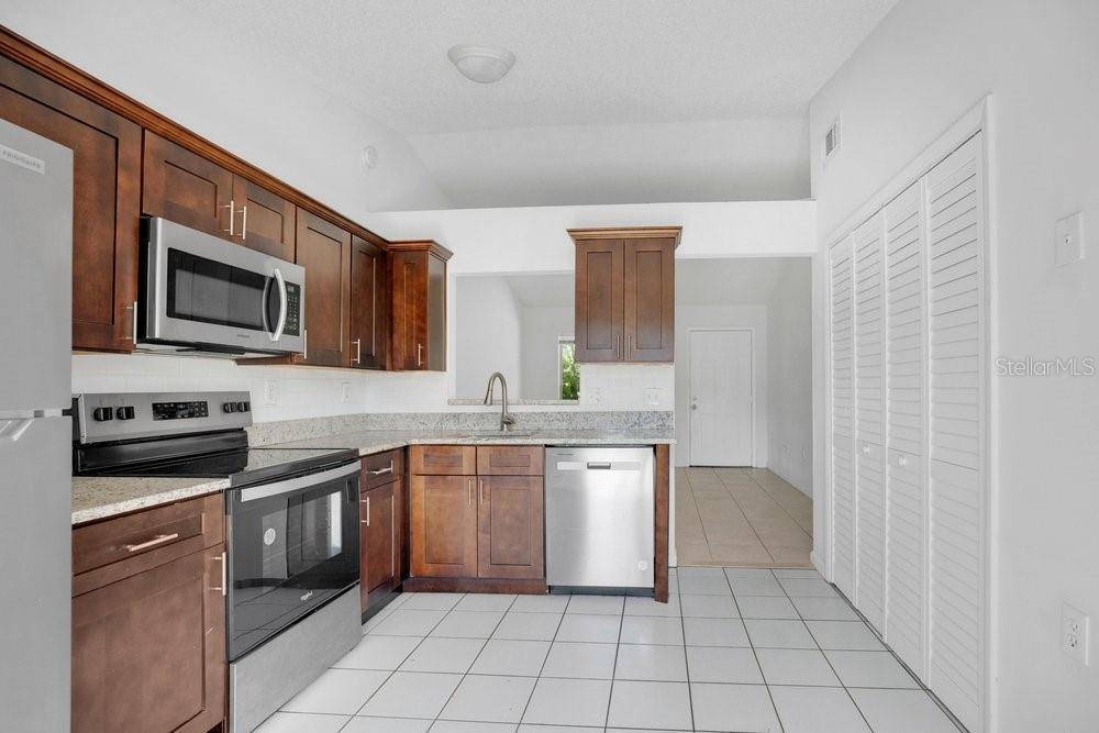 2827 CORAL REEF DR, ORLANDO, FL, 32826