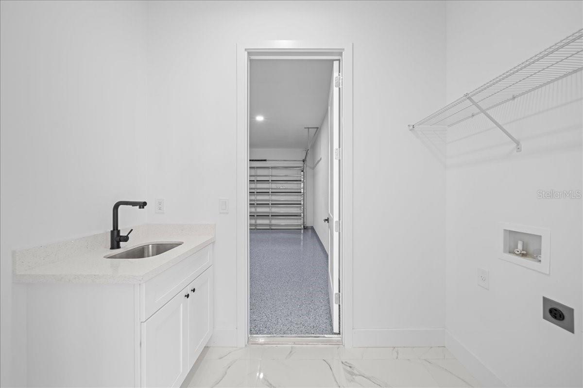 2116 NE 10TH AVE, CAPE CORAL, FL, 33909