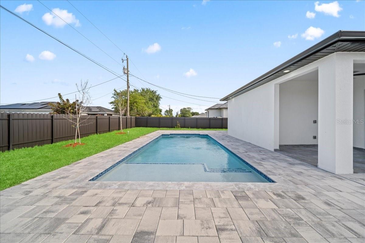 2116 NE 10TH AVE, CAPE CORAL, FL, 33909