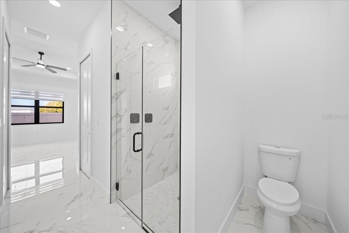 2116 NE 10TH AVE, CAPE CORAL, FL, 33909