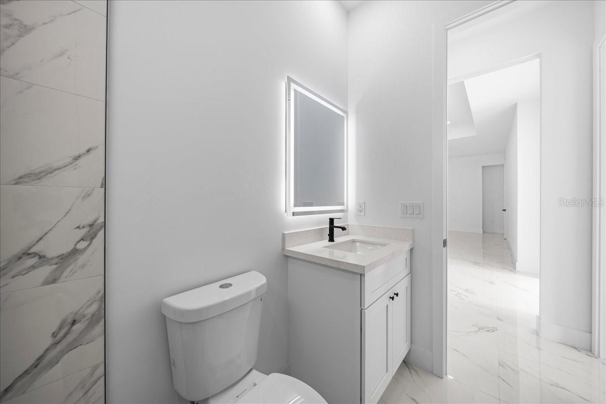 2116 NE 10TH AVE, CAPE CORAL, FL, 33909