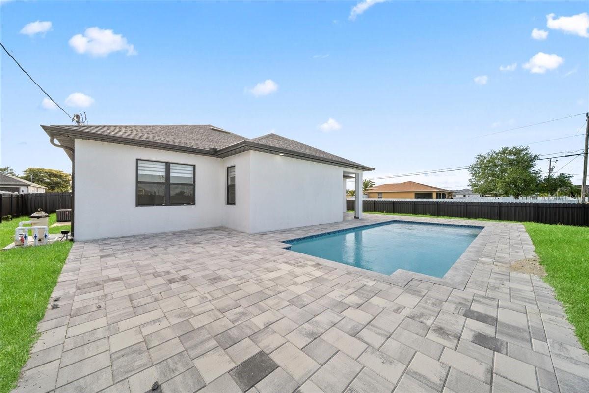 2116 NE 10TH AVE, CAPE CORAL, FL, 33909
