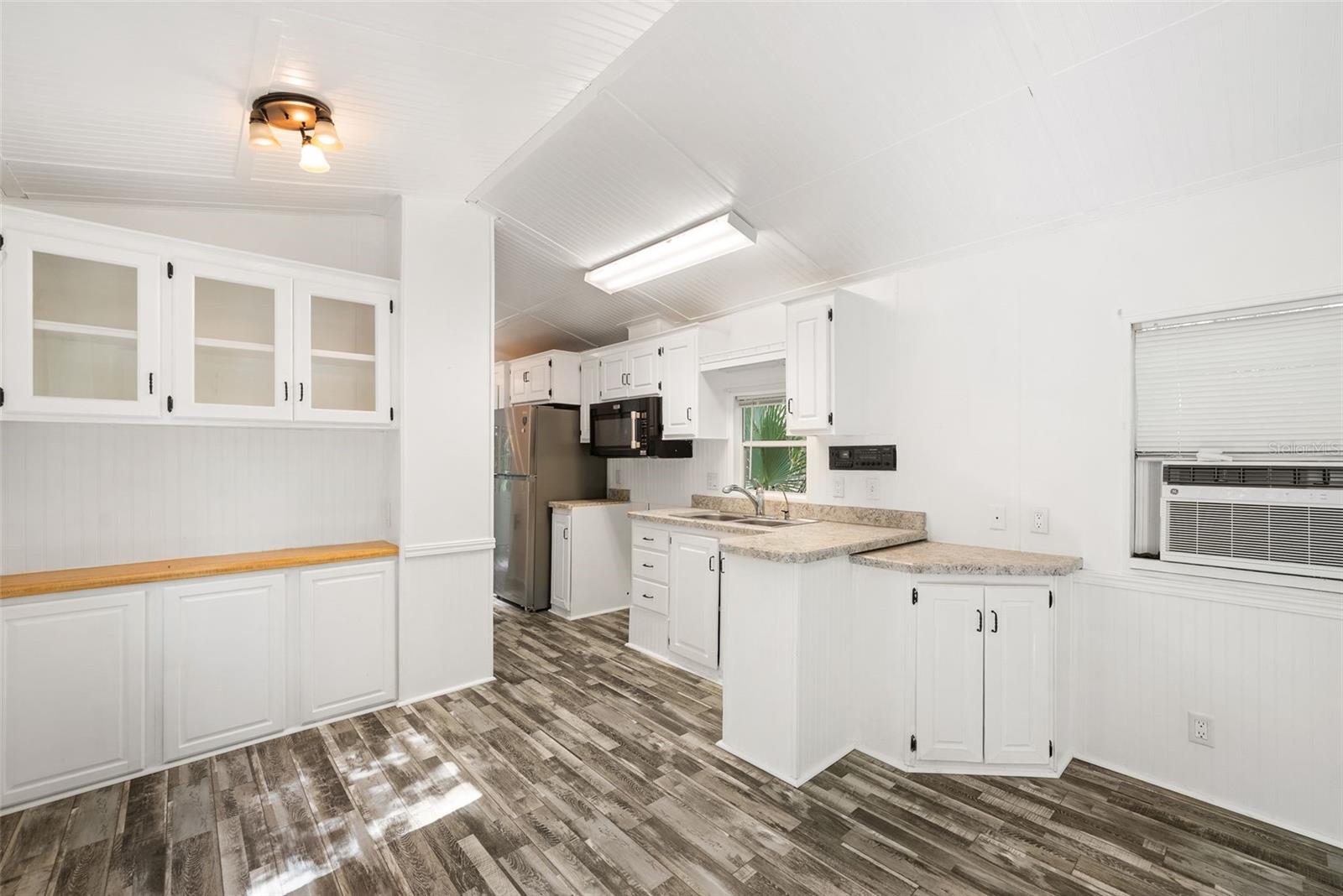 25723 BAREVA RD, WEEKI WACHEE, FL, 34614