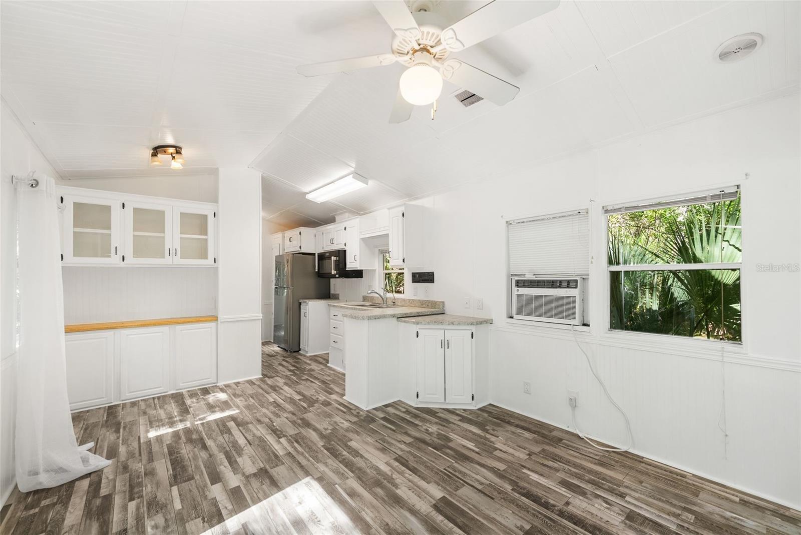 25723 BAREVA RD, WEEKI WACHEE, FL, 34614