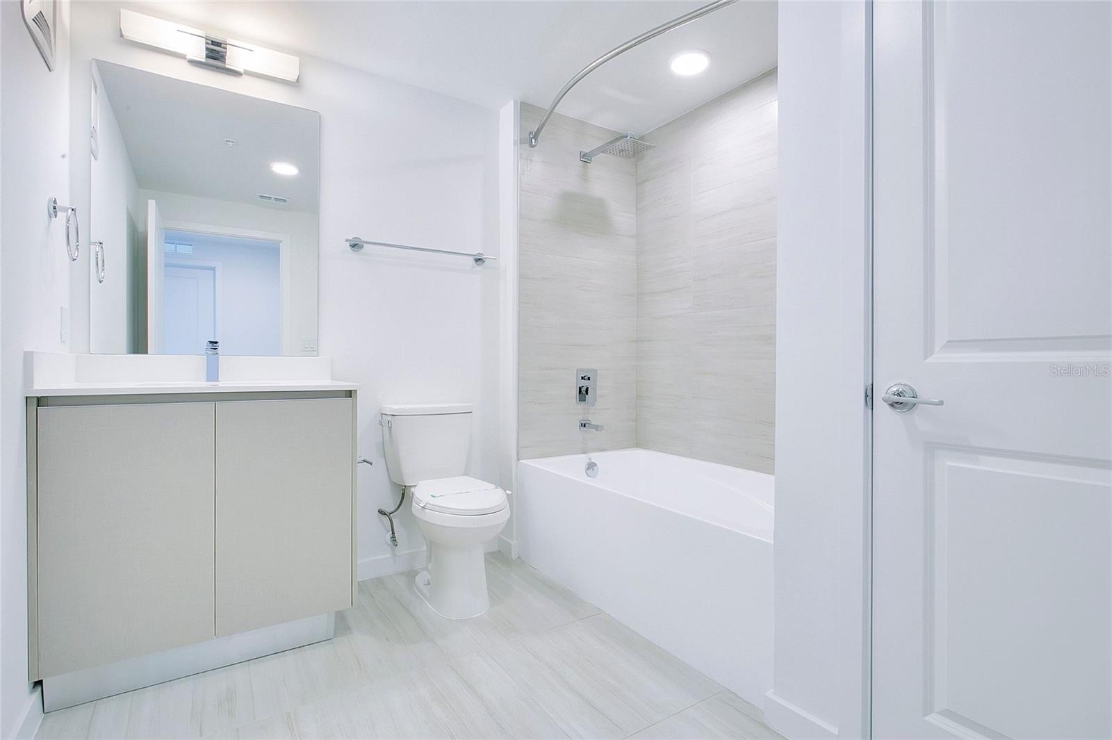 5579 MILLENIA PARK BLVD #106, ORLANDO, FL, 32839