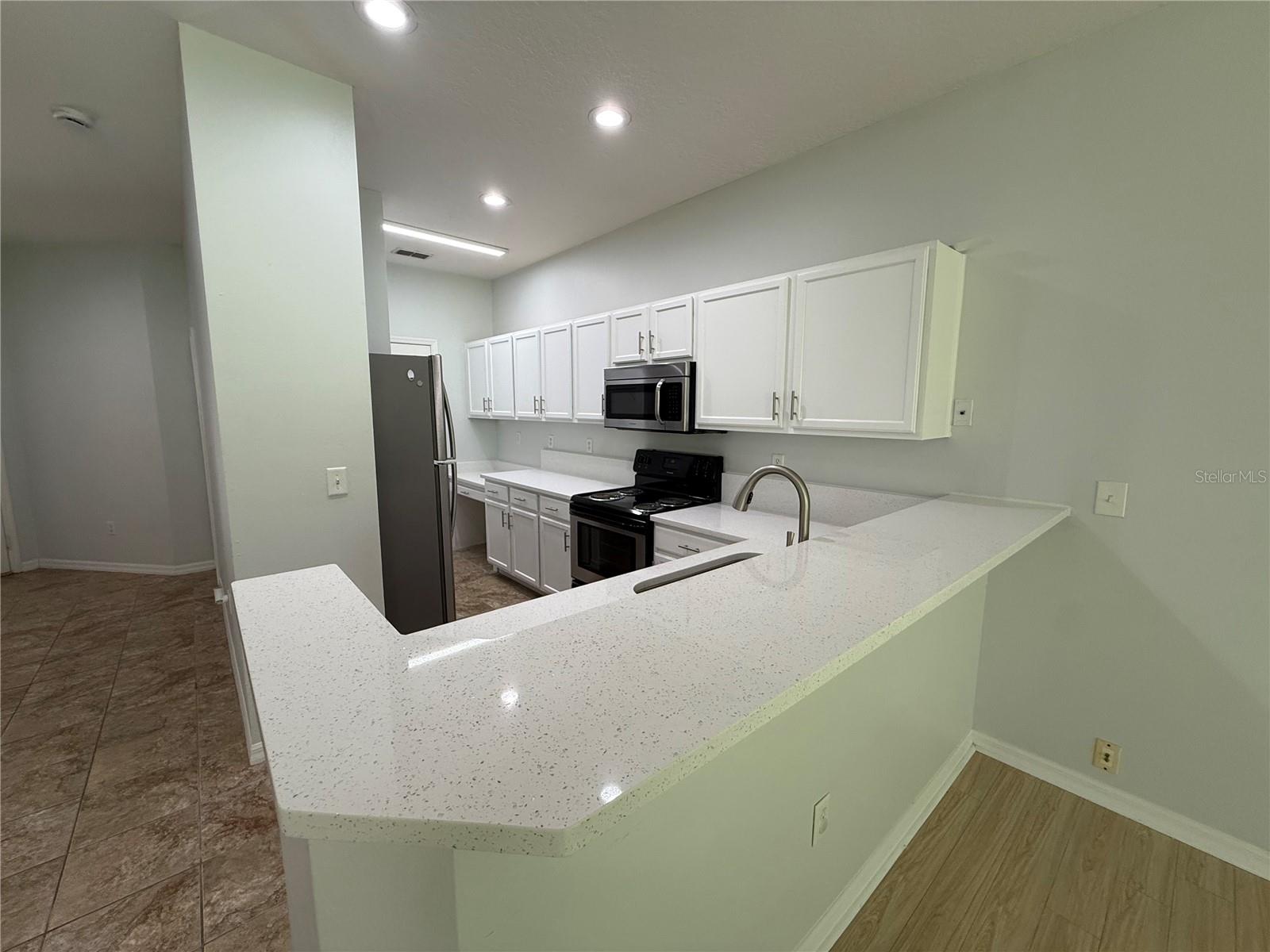 8118 STONE PATH WAY, TAMPA, FL, 33647