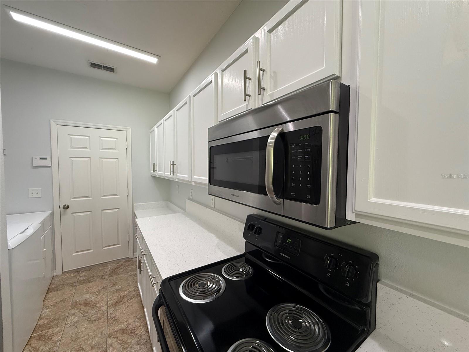 8118 STONE PATH WAY, TAMPA, FL, 33647