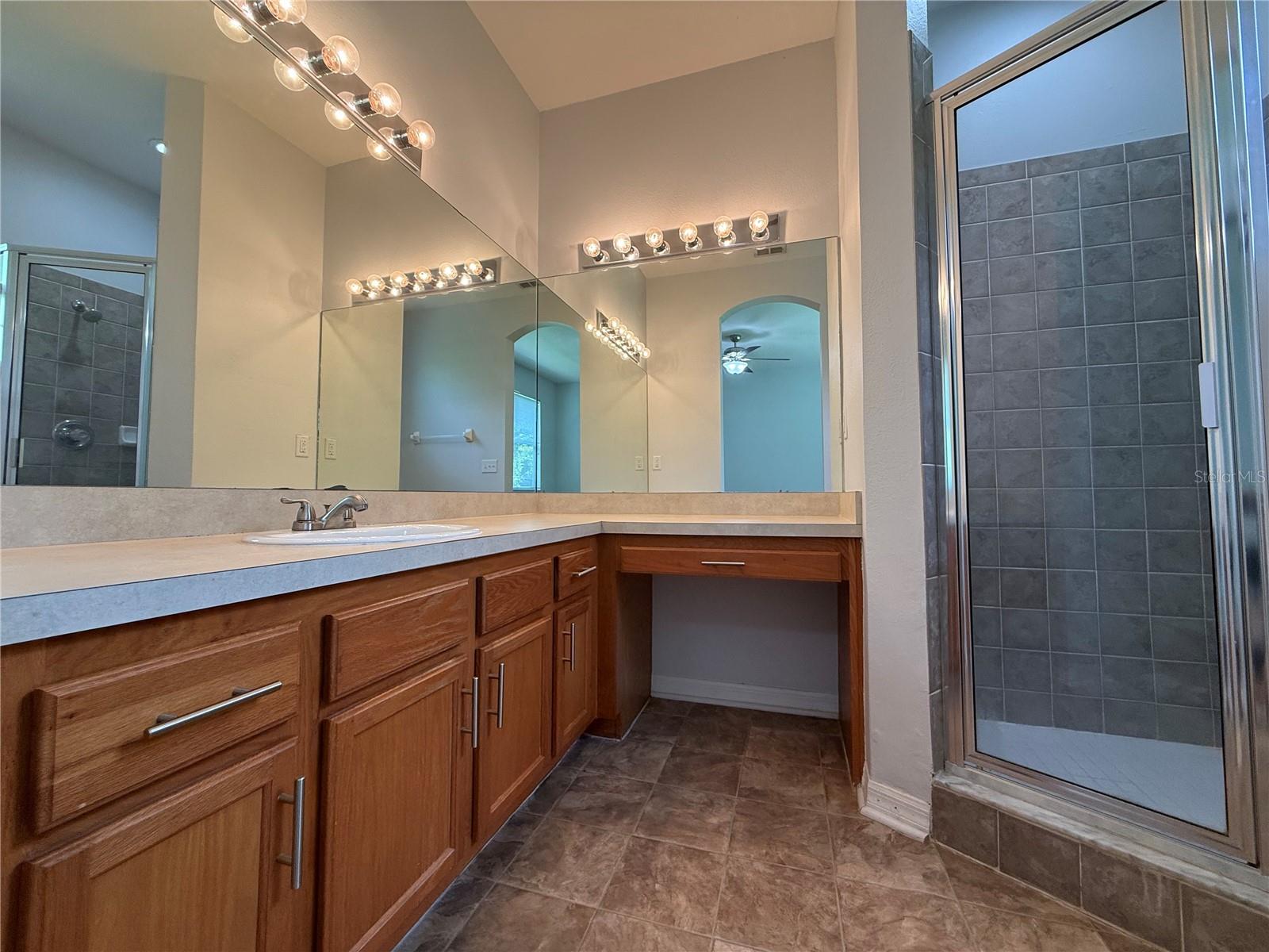 8118 STONE PATH WAY, TAMPA, FL, 33647