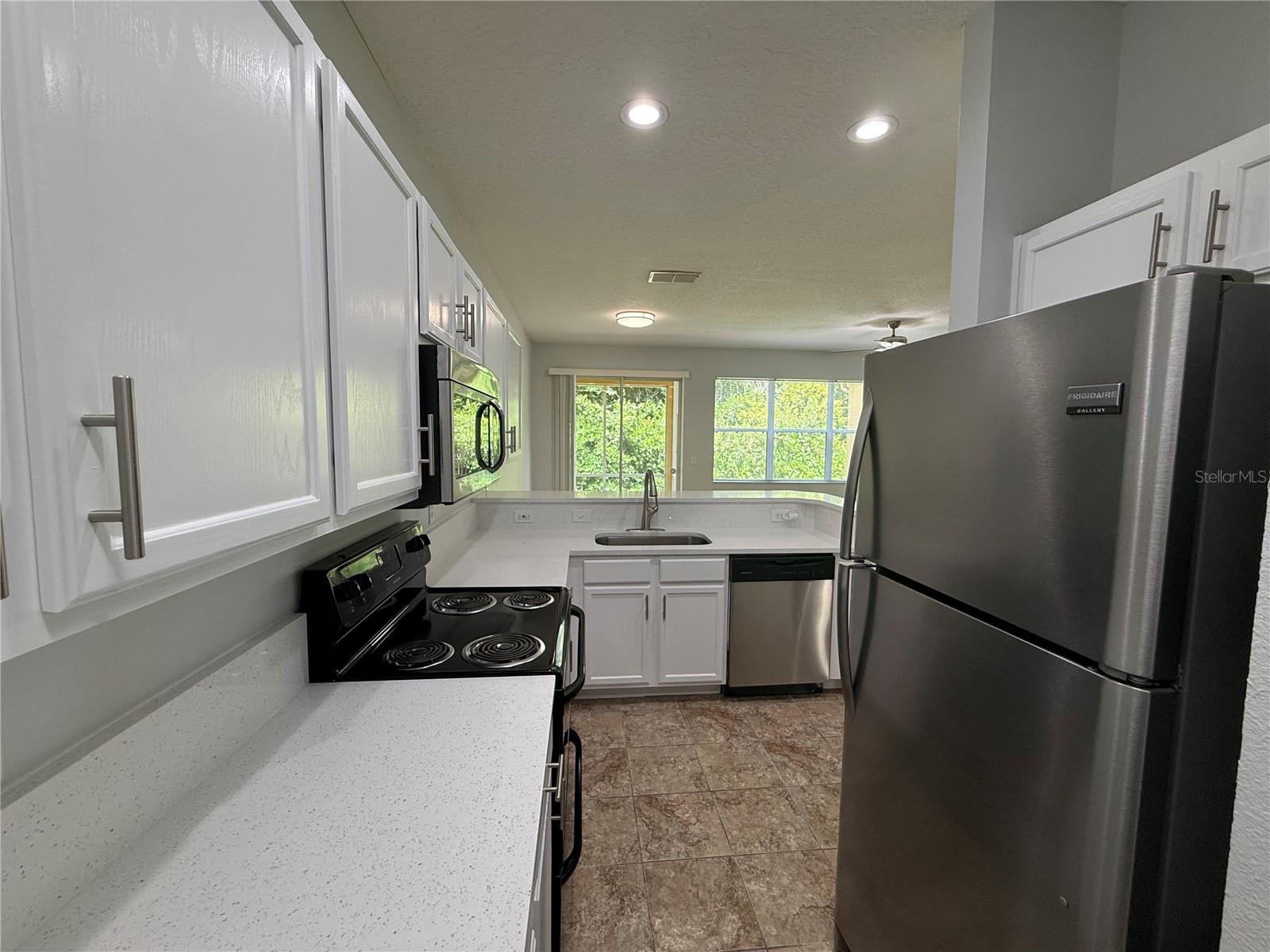 8118 STONE PATH WAY, TAMPA, FL, 33647