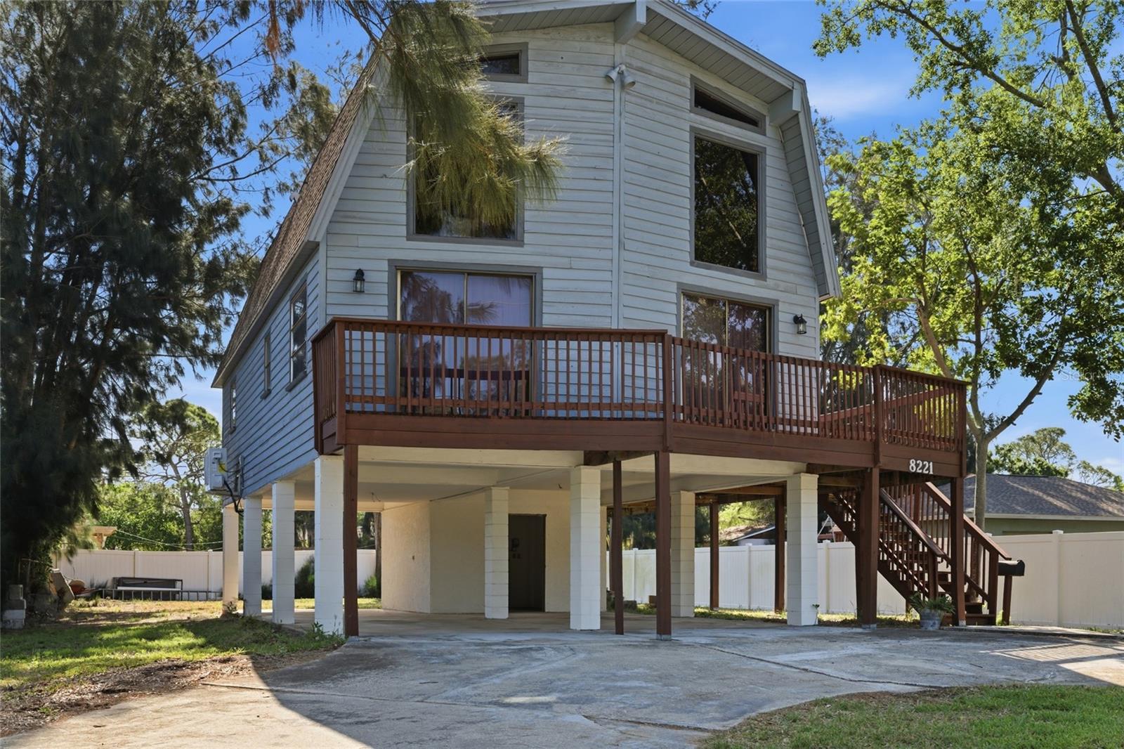 8221 RIVERSIDE DR NE, ST PETERSBURG, FL, 33702