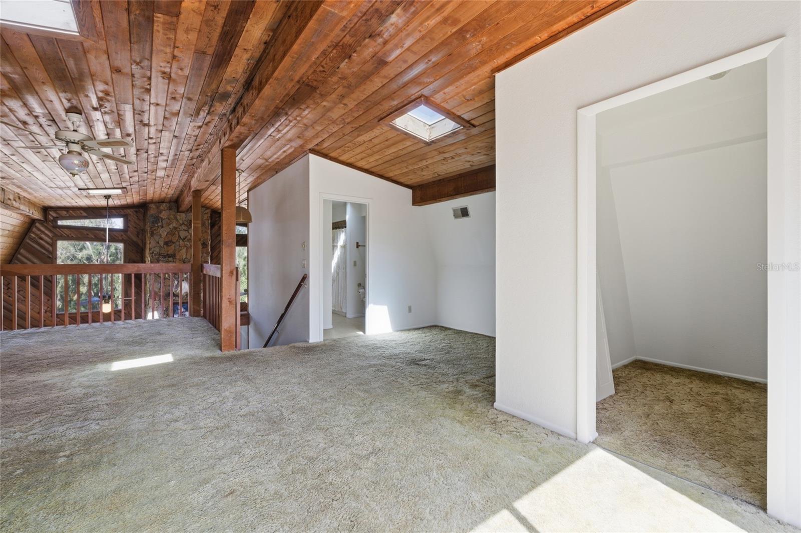 8221 RIVERSIDE DR NE, ST PETERSBURG, FL, 33702