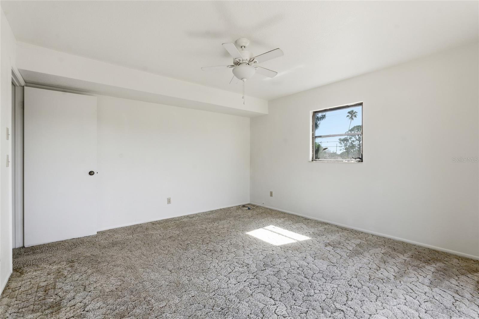 8221 RIVERSIDE DR NE, ST PETERSBURG, FL, 33702