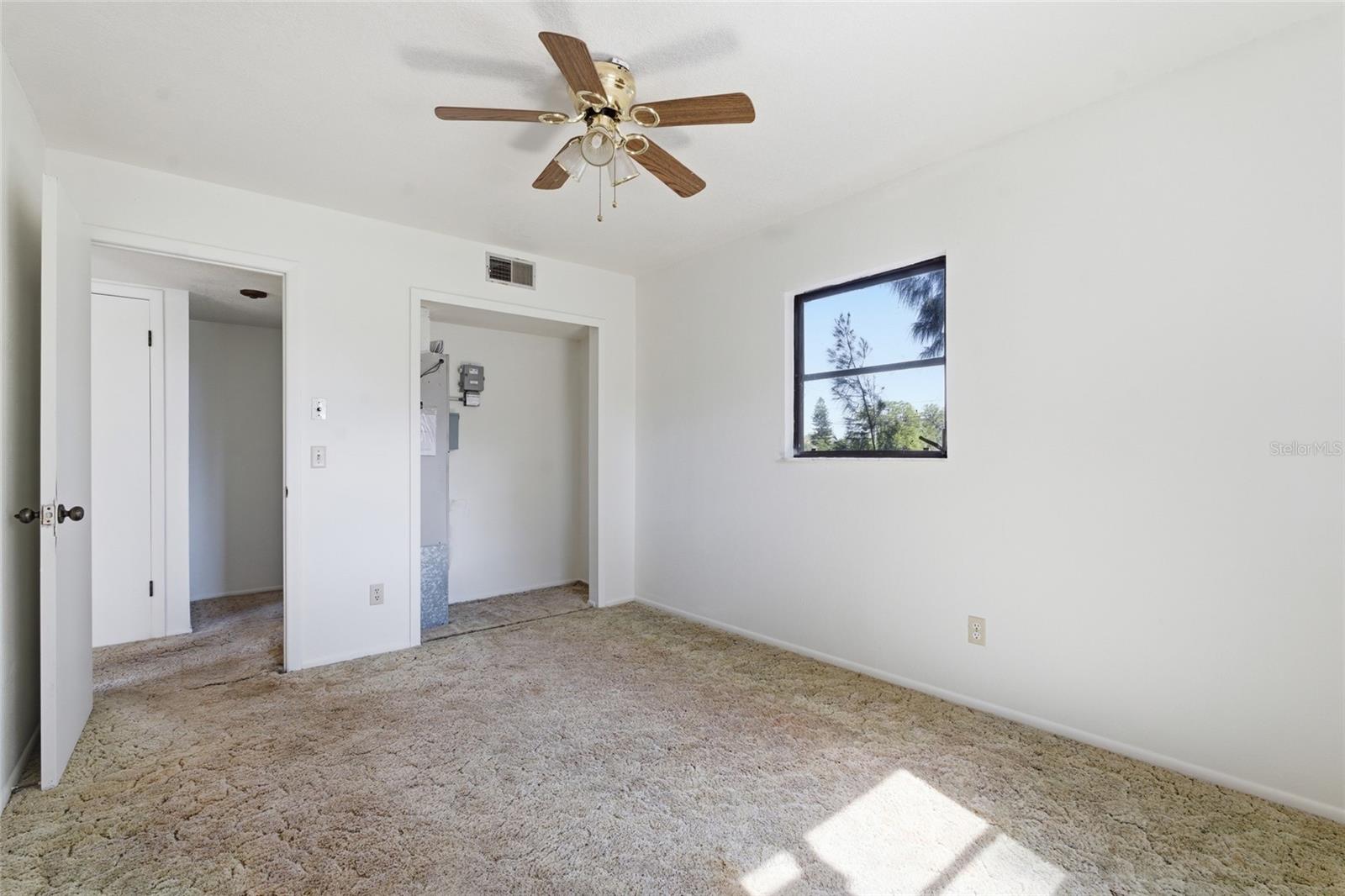 8221 RIVERSIDE DR NE, ST PETERSBURG, FL, 33702