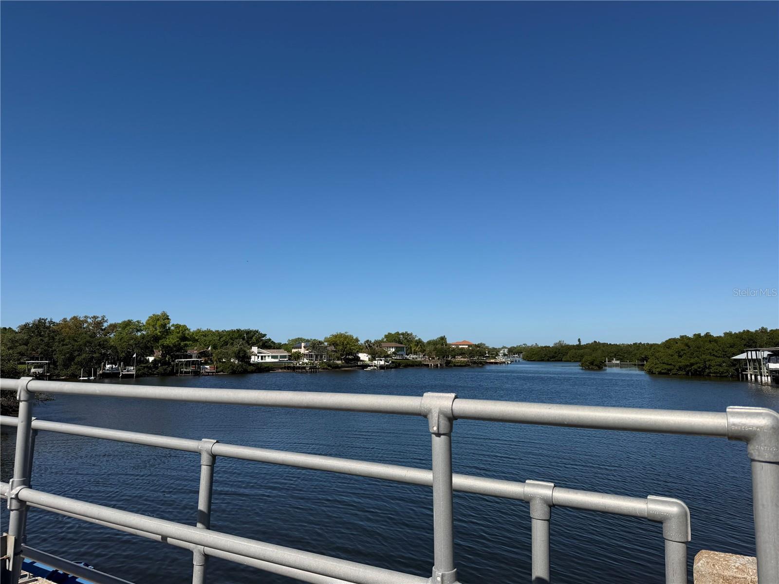 8221 RIVERSIDE DR NE, ST PETERSBURG, FL, 33702