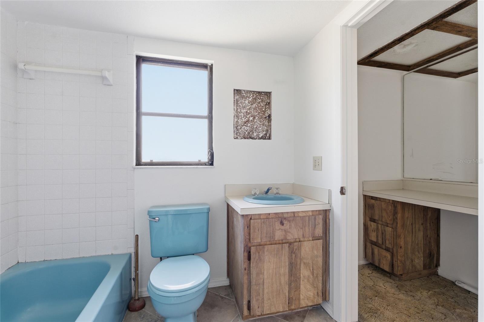 8221 RIVERSIDE DR NE, ST PETERSBURG, FL, 33702