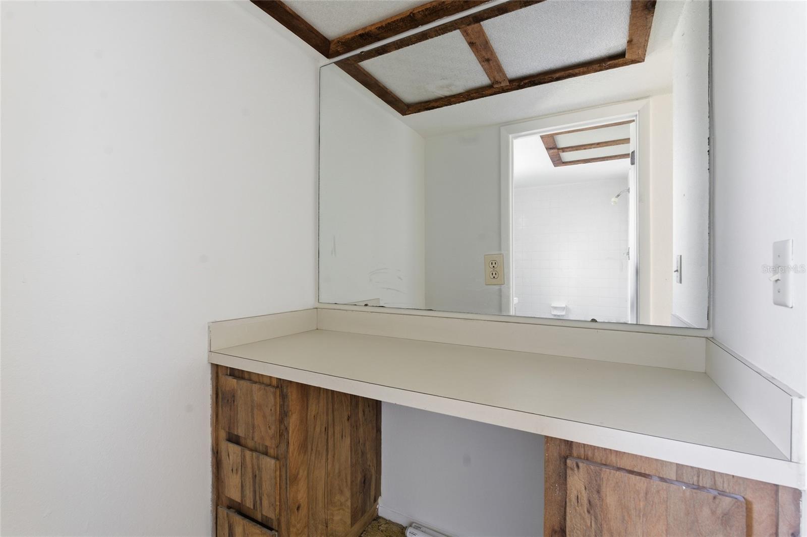 8221 RIVERSIDE DR NE, ST PETERSBURG, FL, 33702