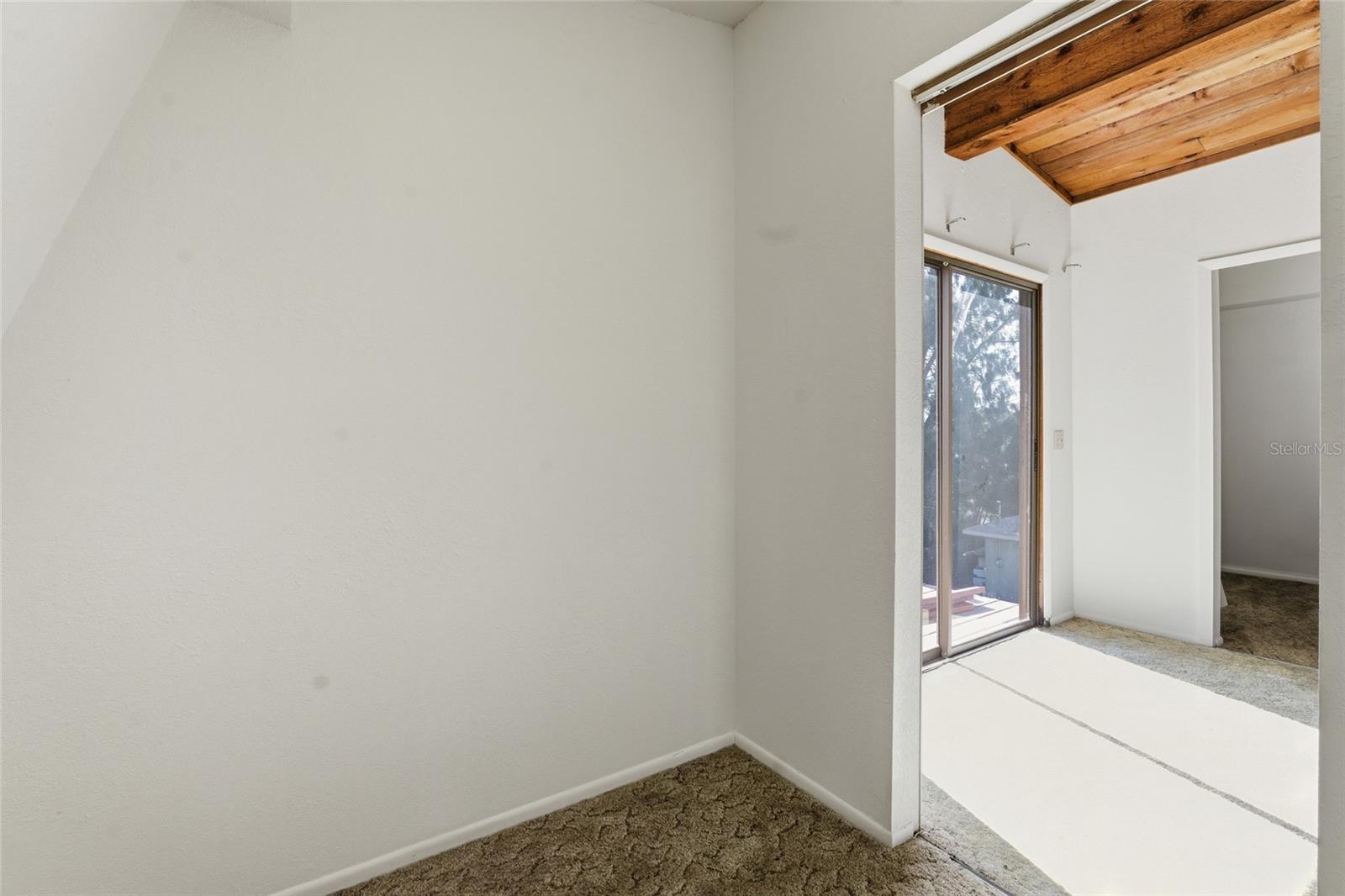 8221 RIVERSIDE DR NE, ST PETERSBURG, FL, 33702