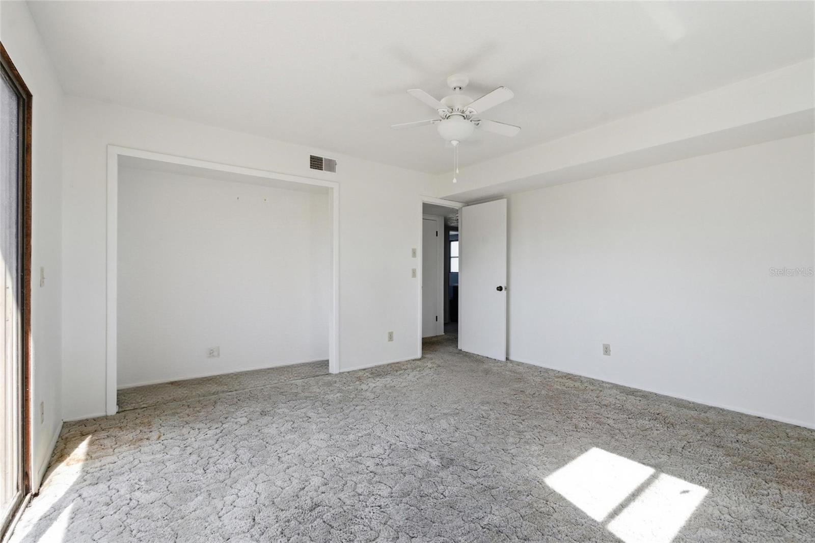 8221 RIVERSIDE DR NE, ST PETERSBURG, FL, 33702