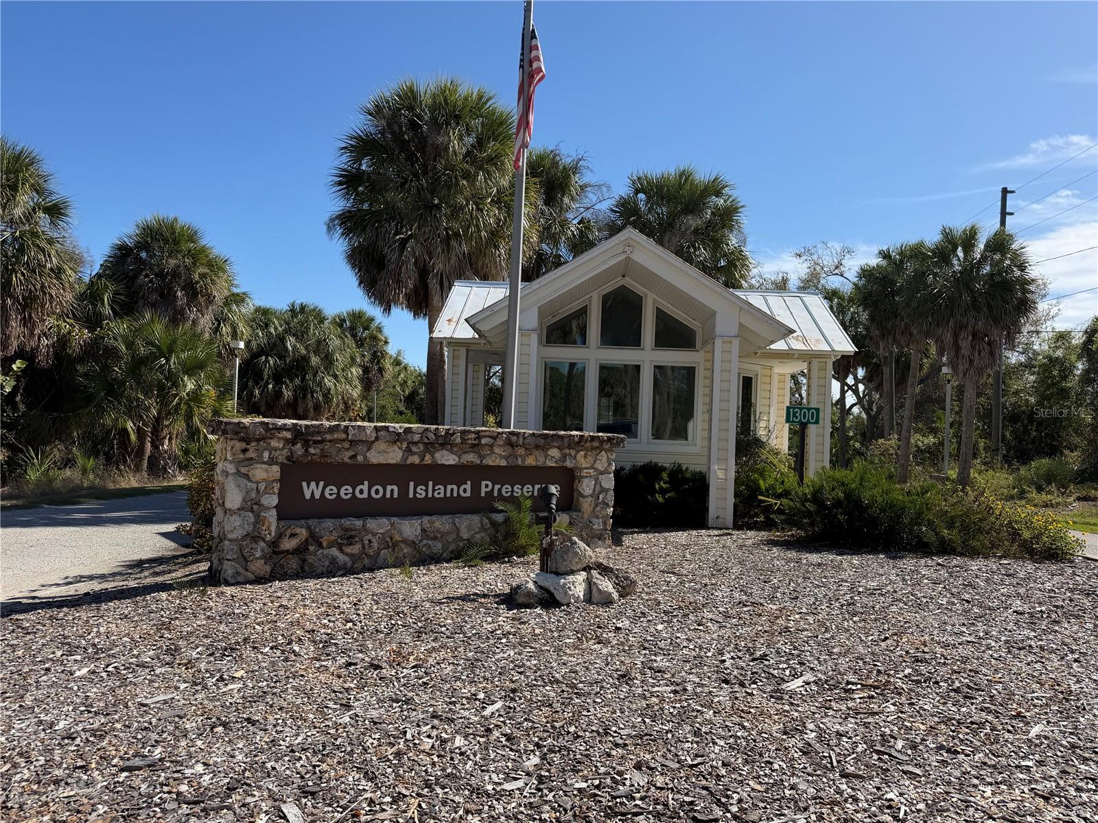 8221 RIVERSIDE DR NE, ST PETERSBURG, FL, 33702