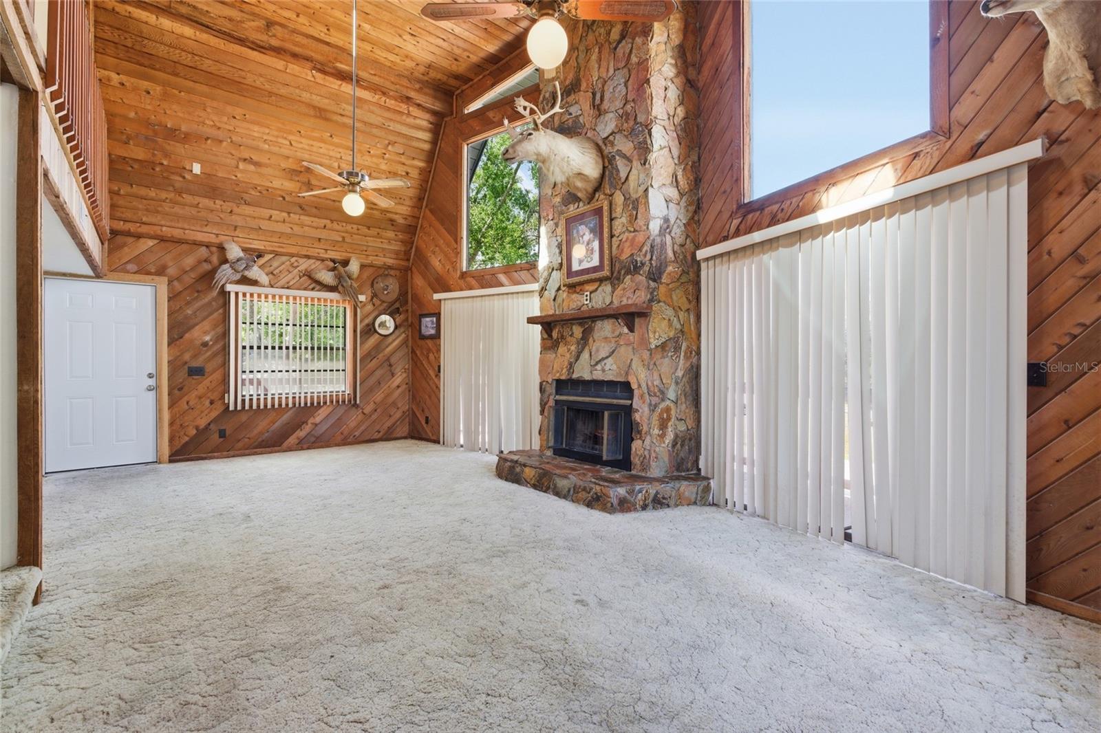 8221 RIVERSIDE DR NE, ST PETERSBURG, FL, 33702